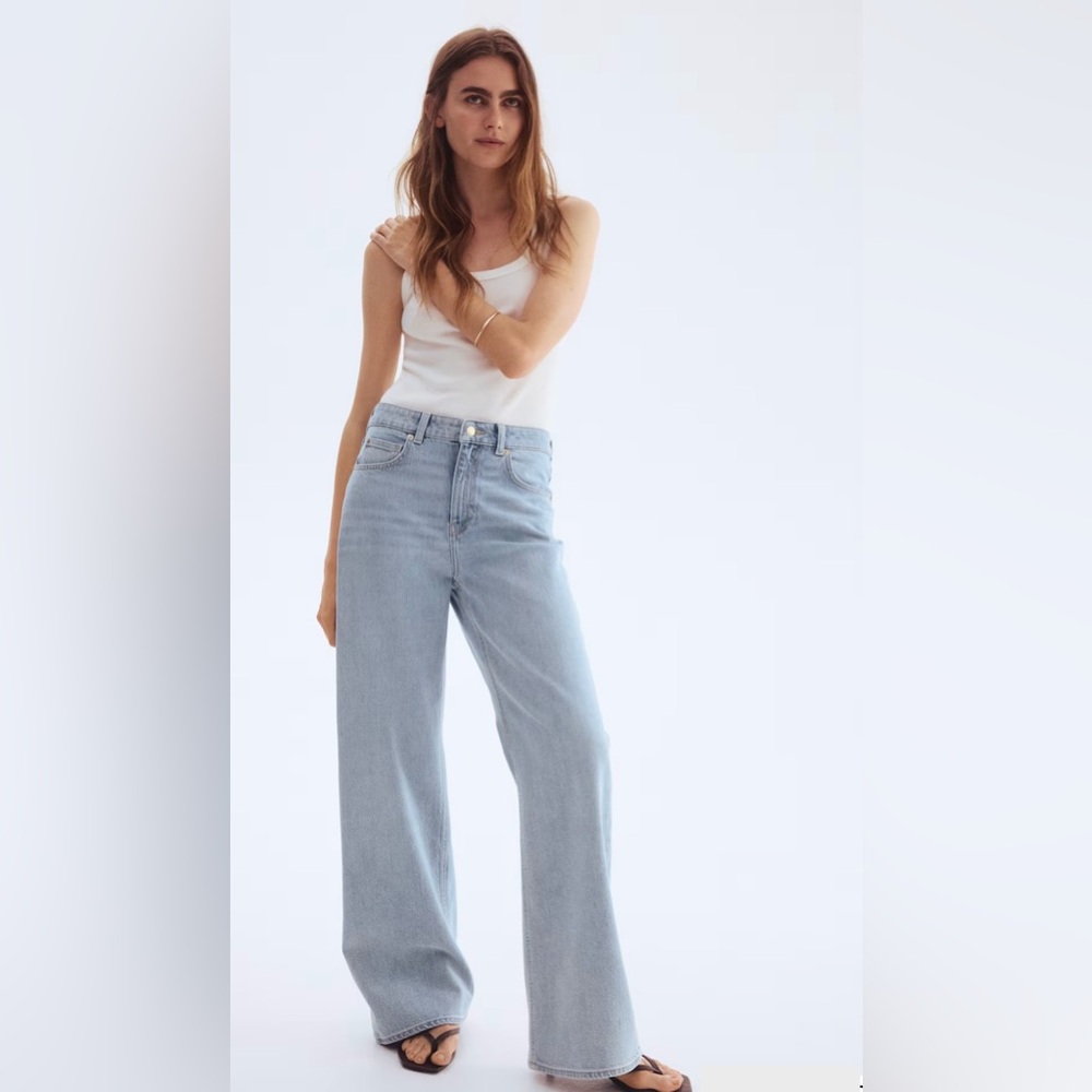H&M Women's Light Blue Straight Leg Jeans